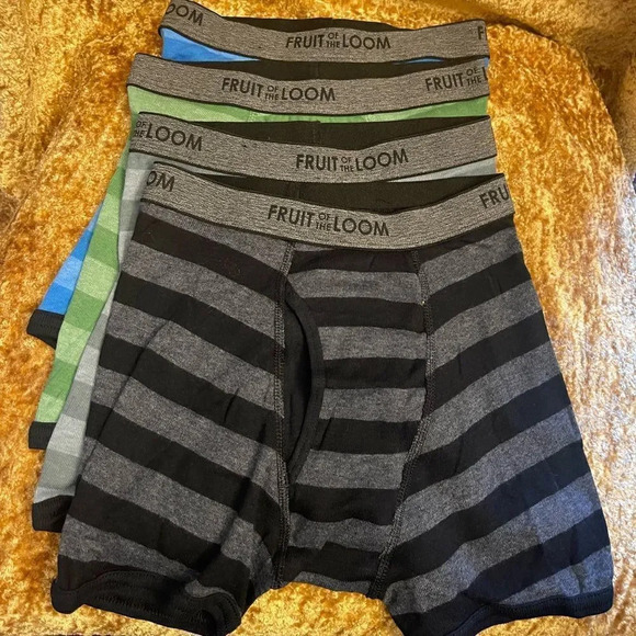 Boys Fruit of the Loom boxer briefs 4 Pk - Picture 1 of 10